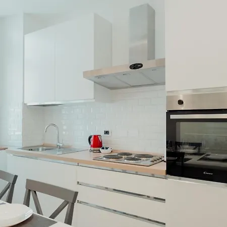 Art Deco Bramante San Giusto 公寓