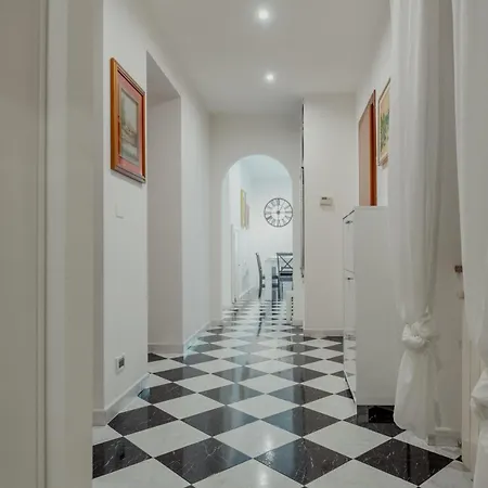 Lägenhet Art Deco Bramante San Giusto